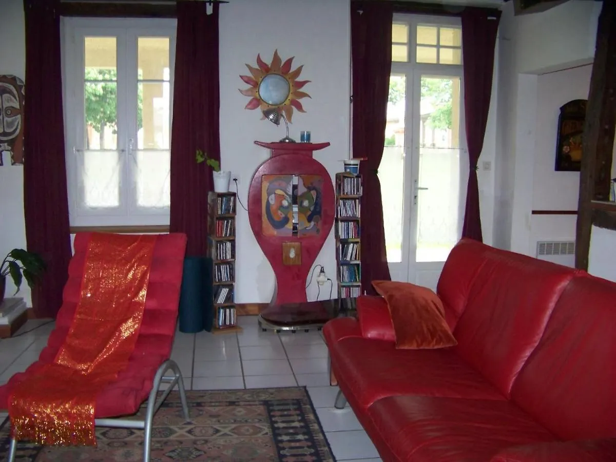 Grande Maison Atypique Le Burgaud Accommodatie bij particulieren