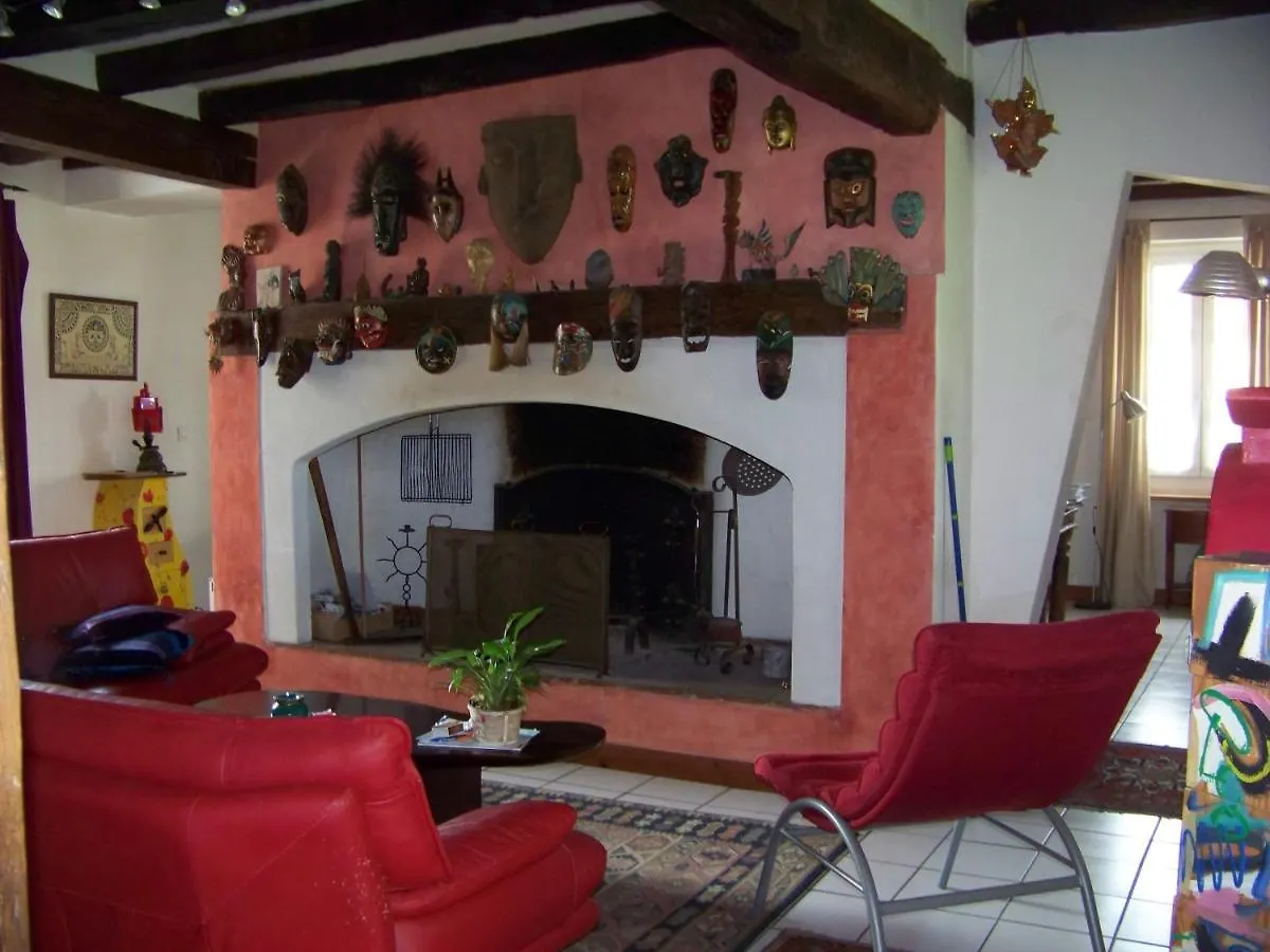 Séjour chez l'habitant Grande maison atypique Le Burgaud